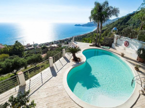 Отель Villa with panoramic sea view pool a few km from Taormina, Летойанни
